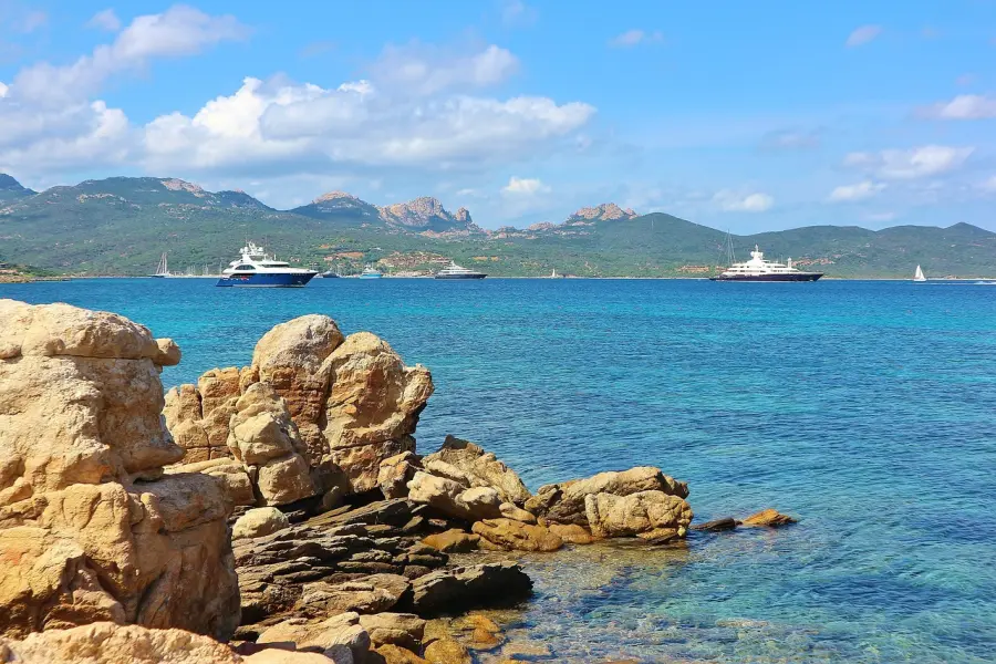 Clima, turismo sostenibile e specie invasive: la Sardegna rafforza la cooperazione nel Mediterraneo